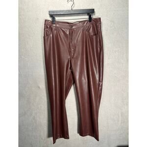 Abercrombie and Fitch Curve Love 90's Straight Ultra High‎ Rise Faux Leather W33